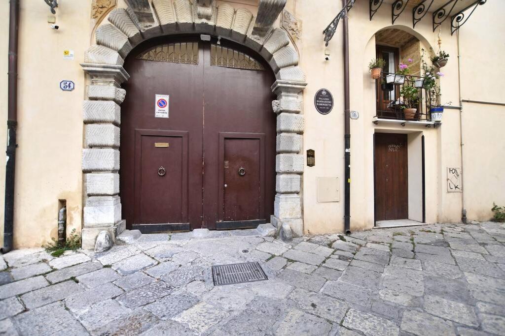 Ferienwohnung Iflat Agli Archetti Del Centro Palermo Exterior foto