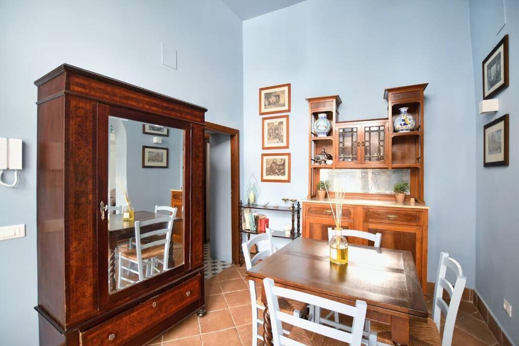 Ferienwohnung Iflat Agli Archetti Del Centro Palermo Exterior foto