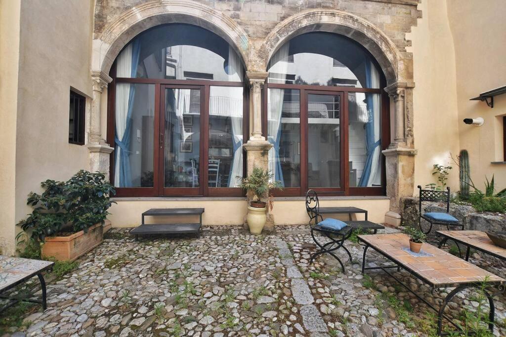 Ferienwohnung Iflat Agli Archetti Del Centro Palermo Exterior foto